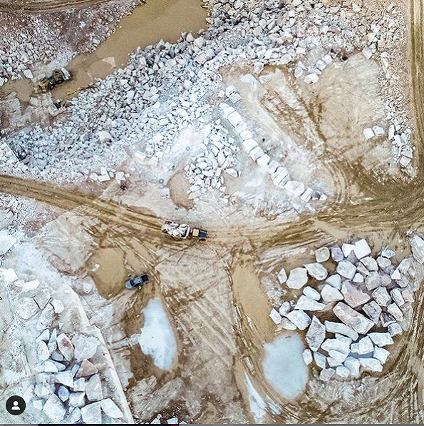 Türkiye, 13,9 milyar ton toplam rezervi ile dünya doğal taş mermer potansiyelinin yaklaşık yüzde 40’ına sahip ve bu potansiyelin kullanım yüzdesi her geçen gün artıyor.